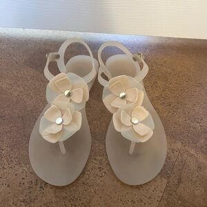 Le Chateau Floral Sandals